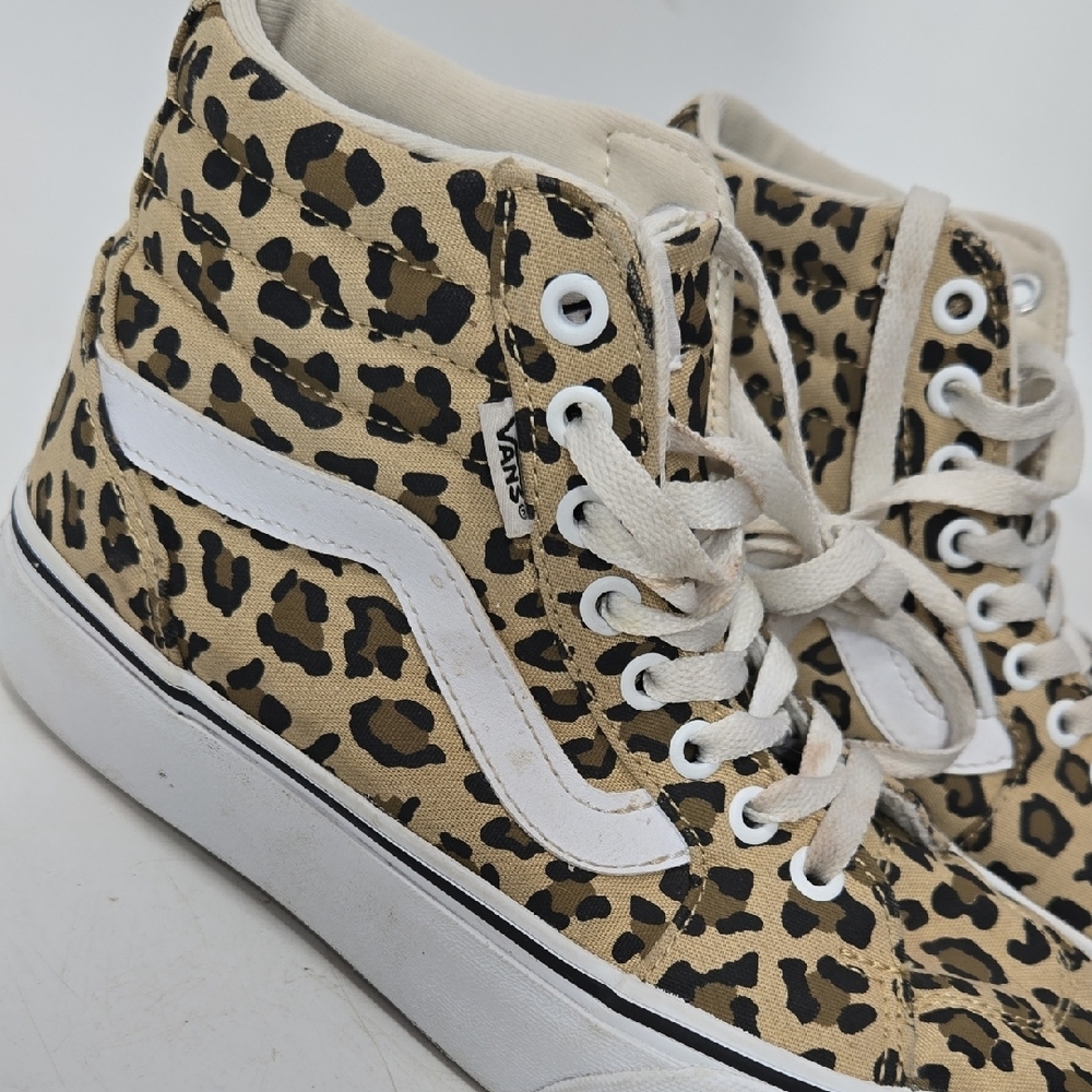 Vans High-Top Sneakers with Leopard Pattern - Picture 2 of 10